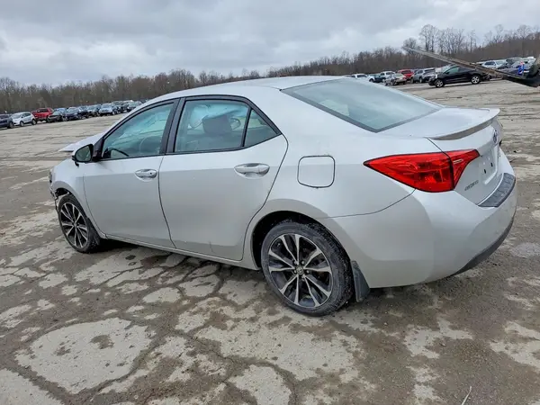 5YFBURHE4HP701272 2017 TOYOTA COROLLA - Image 2
