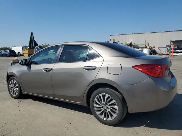 5YFBURHE4HP701496 2017 TOYOTA COROLLA - Image 2