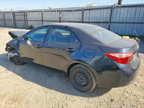 5YFBURHE4HP701515 2017 TOYOTA COROLLA - Image 2