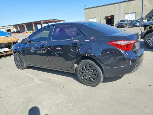 5YFBURHE4HP702583 2017 TOYOTA COROLLA - Image 2