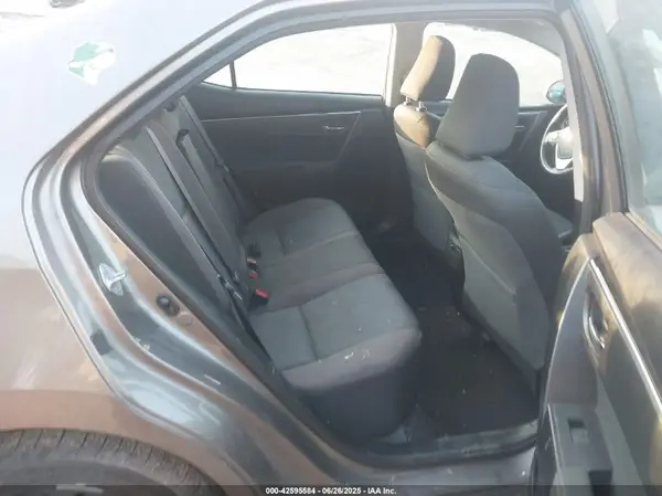 5YFBURHE4HP702843 2017 TOYOTA COROLLA - Image 8