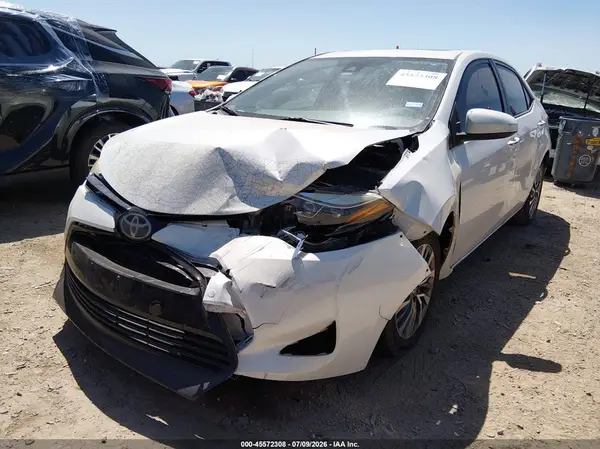 5YFBURHE4HP705838 2017 TOYOTA COROLLA - Image 2