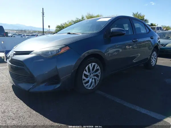 5YFBURHE4HP707105 2017 TOYOTA COROLLA - Image 2