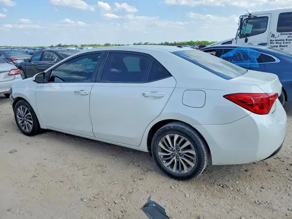 5YFBURHE4HP707735 2017 TOYOTA COROLLA - Image 2