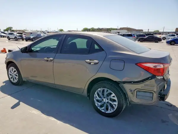 5YFBURHE4HP709114 2017 TOYOTA COROLLA - Image 2