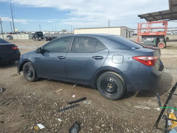 5YFBURHE4HP710408 2017 TOYOTA COROLLA - Image 2