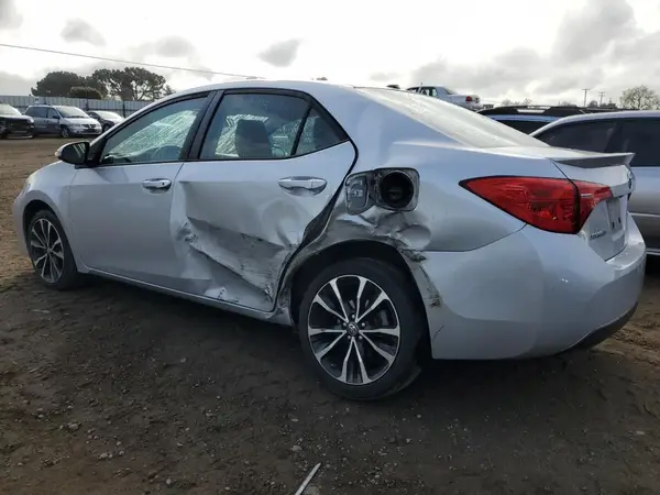 5YFBURHE4HP710974 2017 TOYOTA COROLLA - Image 2