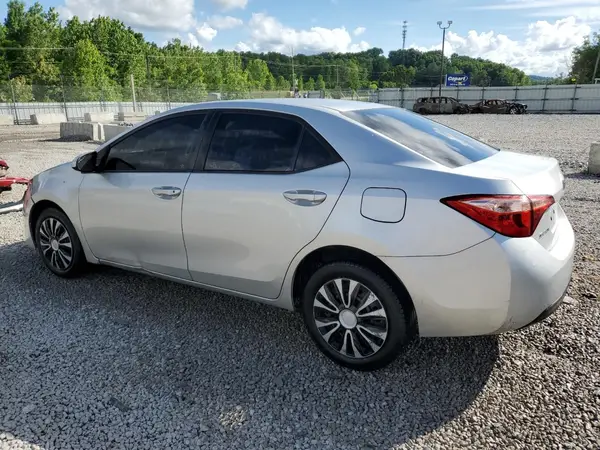 5YFBURHE4HP711641 2017 TOYOTA COROLLA - Image 2