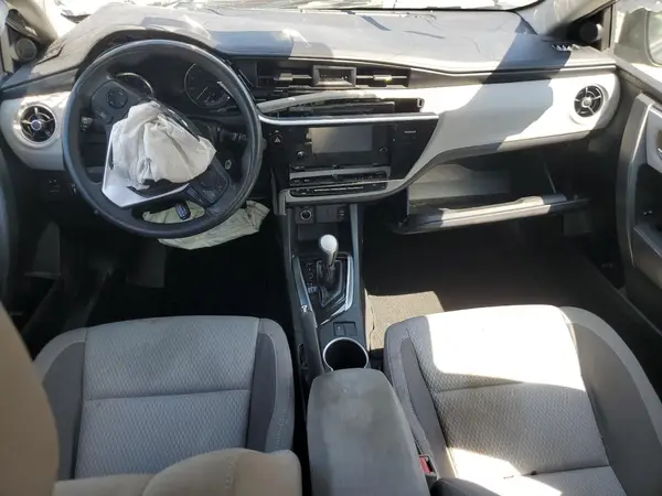5YFBURHE4HP711722 2017 TOYOTA COROLLA - Image 8