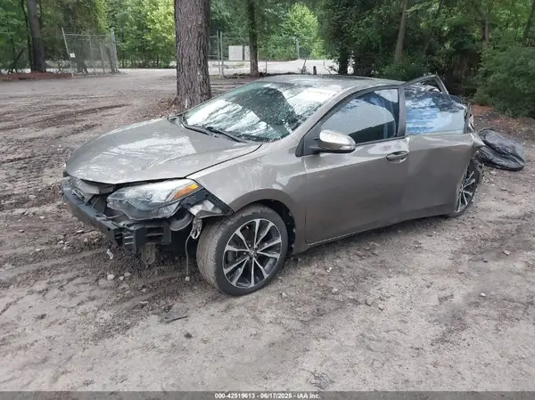 5YFBURHE4HP714040 2017 TOYOTA COROLLA - Image 2