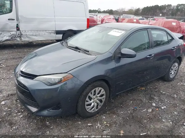 5YFBURHE4HP714152 2017 TOYOTA COROLLA - Image 2