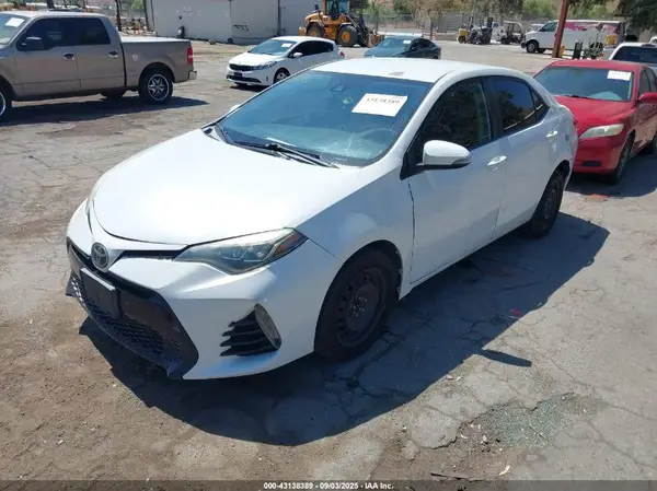 5YFBURHE4HP714393 2017 TOYOTA COROLLA - Image 2