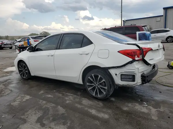 5YFBURHE4HP714894 2017 TOYOTA COROLLA - Image 2
