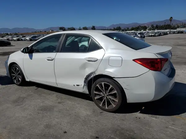 5YFBURHE4HP715348 2017 TOYOTA COROLLA - Image 2