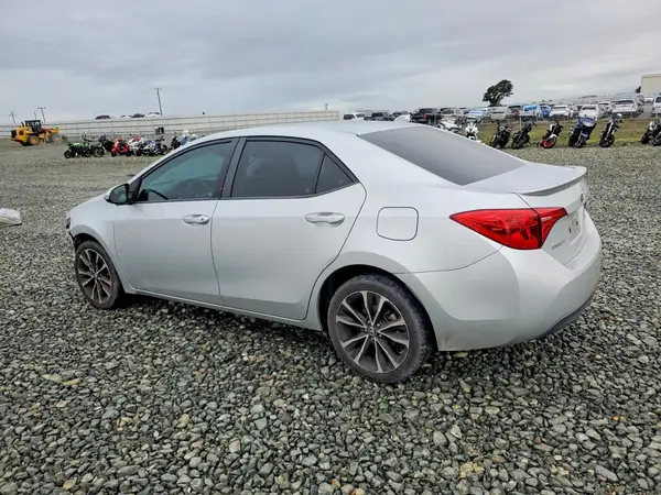 5YFBURHE4HP717066 2017 TOYOTA COROLLA - Image 2