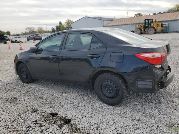 5YFBURHE4HP717438 2017 TOYOTA COROLLA - Image 2