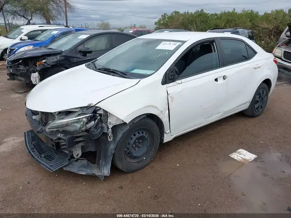 5YFBURHE4HP717777 2017 TOYOTA COROLLA - Image 2