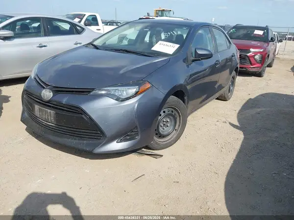 5YFBURHE4HP718041 2017 TOYOTA COROLLA - Image 2