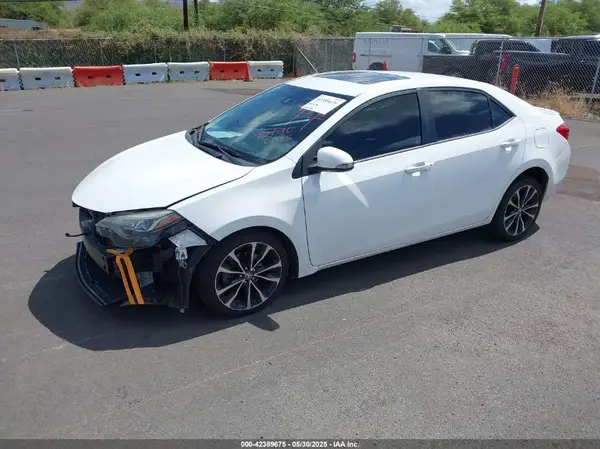 5YFBURHE4HP718489 2017 TOYOTA COROLLA - Image 2