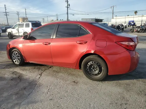 5YFBURHE4HP721814 2017 TOYOTA COROLLA - Image 2
