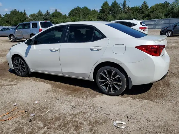 5YFBURHE4HP722977 2017 TOYOTA COROLLA - Image 2