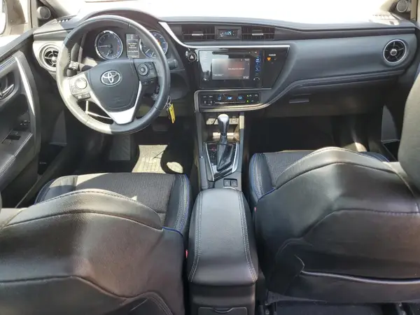 5YFBURHE4HP722977 2017 TOYOTA COROLLA - Image 8