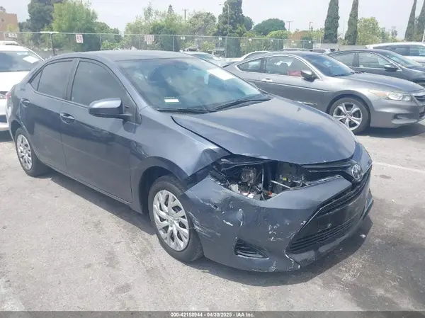 5YFBURHE4HP723708 2017 TOYOTA COROLLA - Image 1
