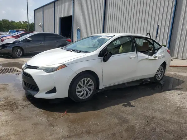 5YFBURHE4HP726589 2017 TOYOTA COROLLA - Image 1