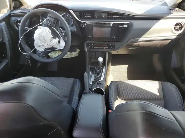 5YFBURHE4HP729962 2017 TOYOTA COROLLA - Image 8