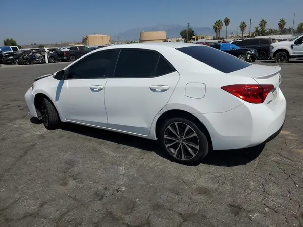 5YFBURHE4HP730285 2017 TOYOTA COROLLA - Image 2