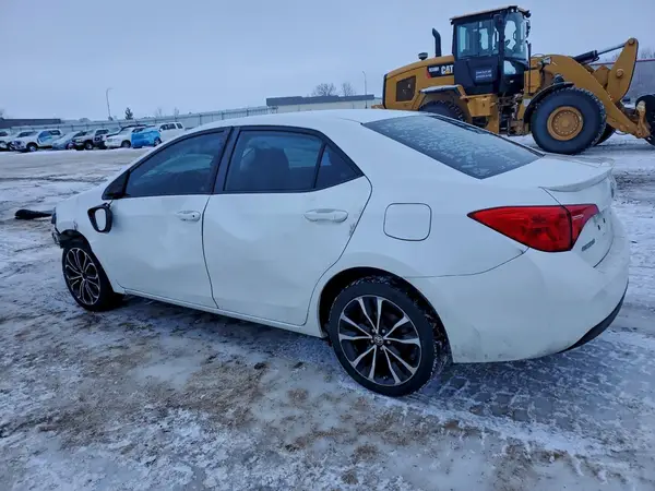 5YFBURHE4HP731002 2017 TOYOTA COROLLA - Image 2