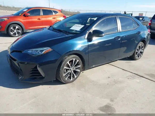 5YFBURHE4HP737138 2017 TOYOTA COROLLA - Image 2