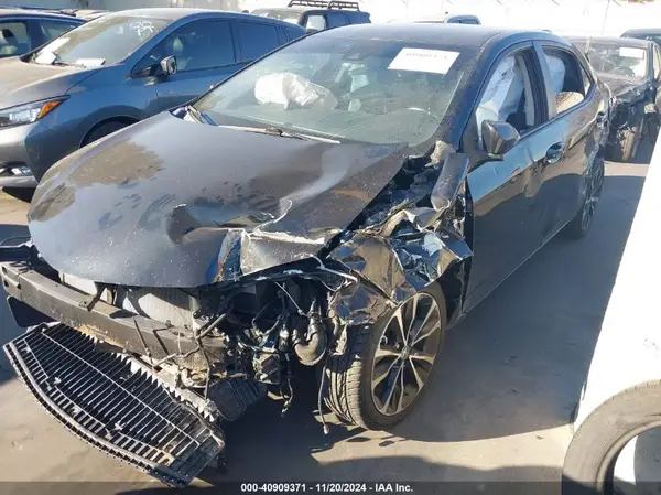 5YFBURHE4JP740577 2018 TOYOTA COROLLA - Image 2