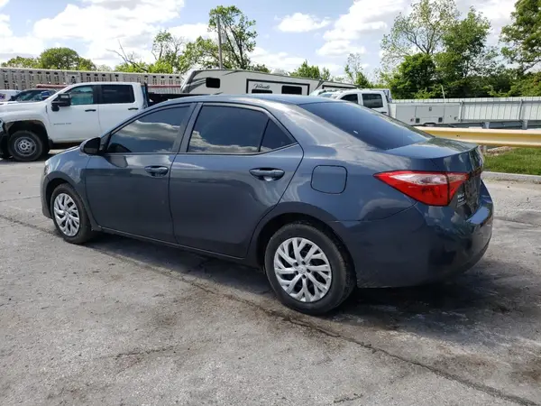 5YFBURHE4JP742846 2018 TOYOTA COROLLA - Image 2