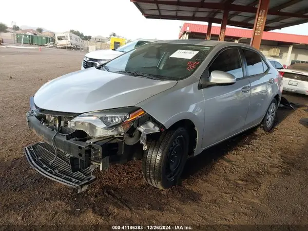 5YFBURHE4JP744810 2018 TOYOTA COROLLA - Image 2