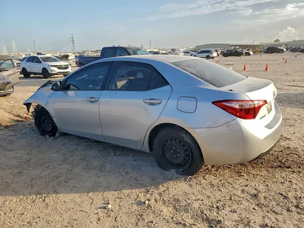 5YFBURHE4JP745214 2018 TOYOTA COROLLA - Image 2