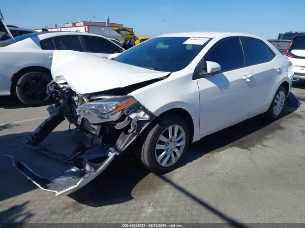 5YFBURHE4JP749909 2018 TOYOTA COROLLA - Image 2