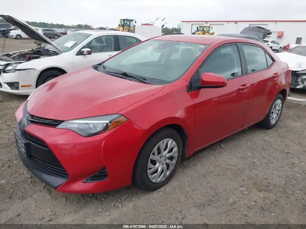 5YFBURHE4JP750297 2018 TOYOTA COROLLA - Image 2
