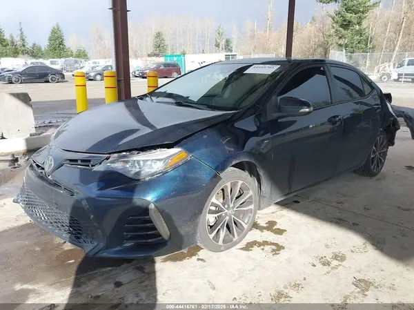 5YFBURHE4JP750610 2018 TOYOTA COROLLA - Image 2