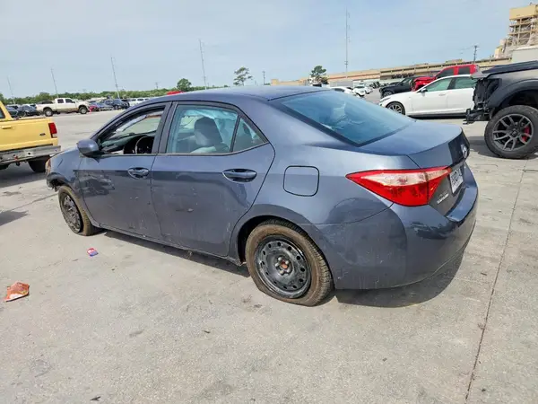 5YFBURHE4JP750641 2018 TOYOTA COROLLA - Image 2