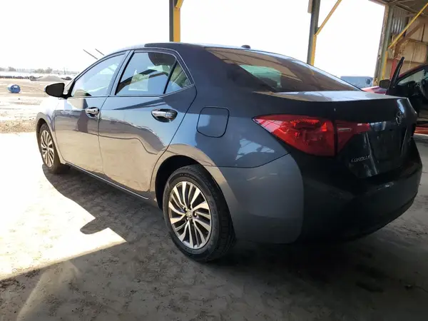5YFBURHE4JP752261 2018 TOYOTA COROLLA - Image 2