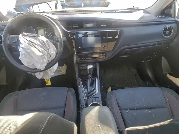 5YFBURHE4JP752566 2018 TOYOTA COROLLA - Image 8