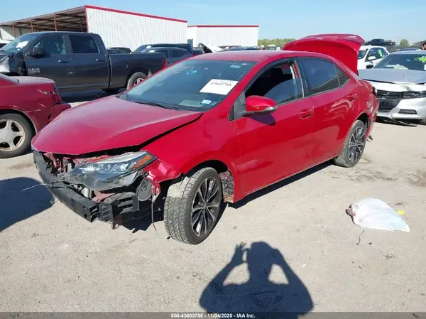 5YFBURHE4JP754866 2018 TOYOTA COROLLA - Image 2