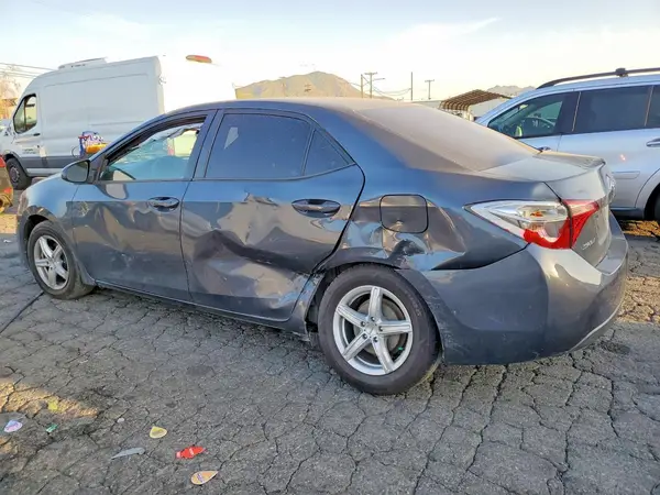 5YFBURHE4JP756102 2018 TOYOTA COROLLA - Image 2