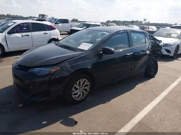 5YFBURHE4JP757007 2018 TOYOTA COROLLA - Image 2