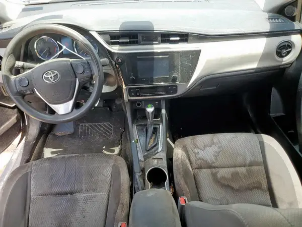 5YFBURHE4JP757072 2018 TOYOTA COROLLA - Image 8