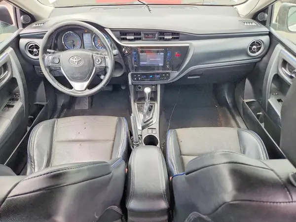 5YFBURHE4JP757945 2018 TOYOTA COROLLA - Image 8