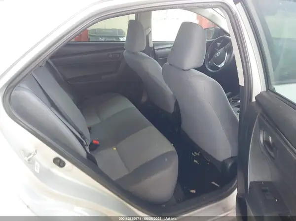 5YFBURHE4JP758321 2018 TOYOTA COROLLA - Image 8