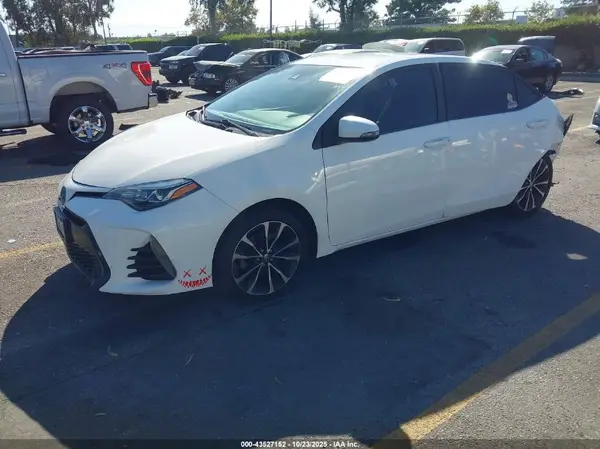 5YFBURHE4JP761316 2018 TOYOTA COROLLA - Image 2