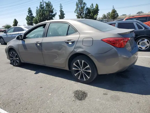 5YFBURHE4JP761896 2018 TOYOTA COROLLA - Image 2